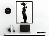 Stampa artistica con silhouette di Goku, cornice nera, su base in legno, serie Potere d’Ombra